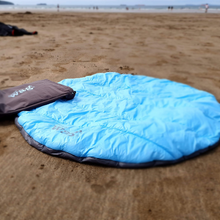 Load image into Gallery viewer, Henry Wag Alpine Travel Snuggle Dog Bed